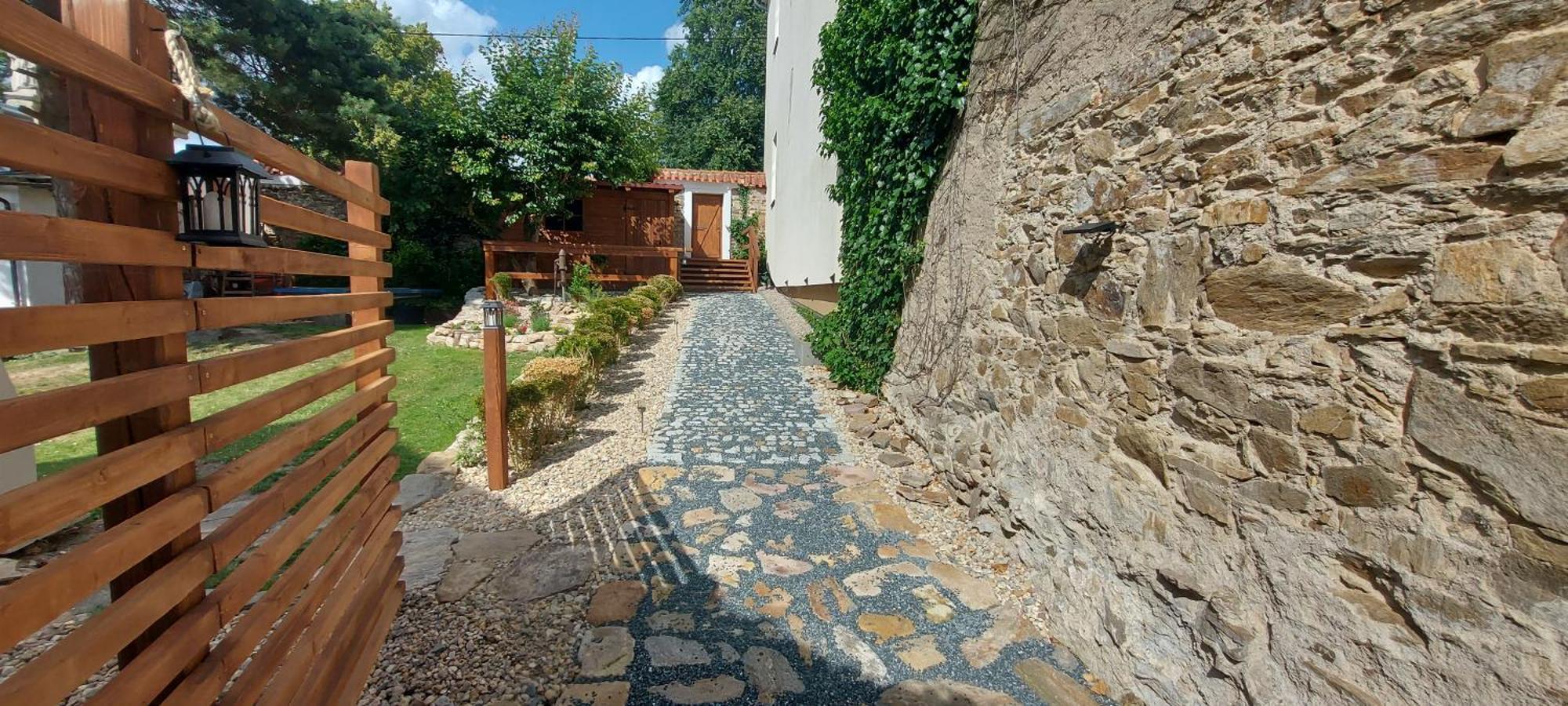 Malesov Apartmany Ve Starem Pivovaru מראה חיצוני תמונה
